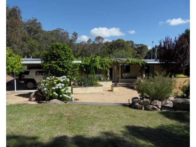 146 Barnes Road, Applethorpe QLD 4378