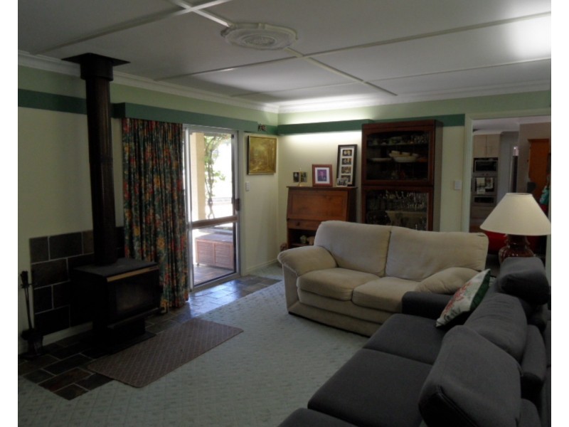 146 Barnes Road, Applethorpe QLD 4378
