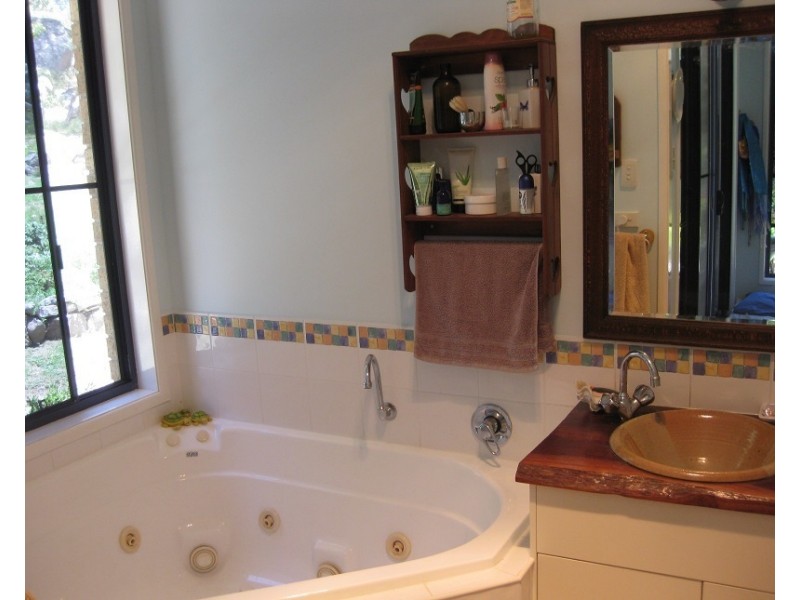 219 Caves Rd, Stanthorpe QLD 4380