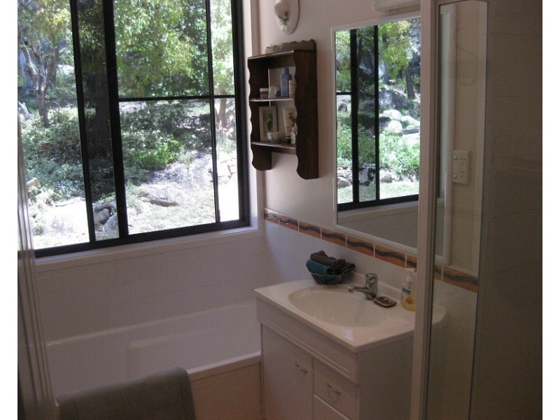 219 Caves Rd, Stanthorpe QLD 4380