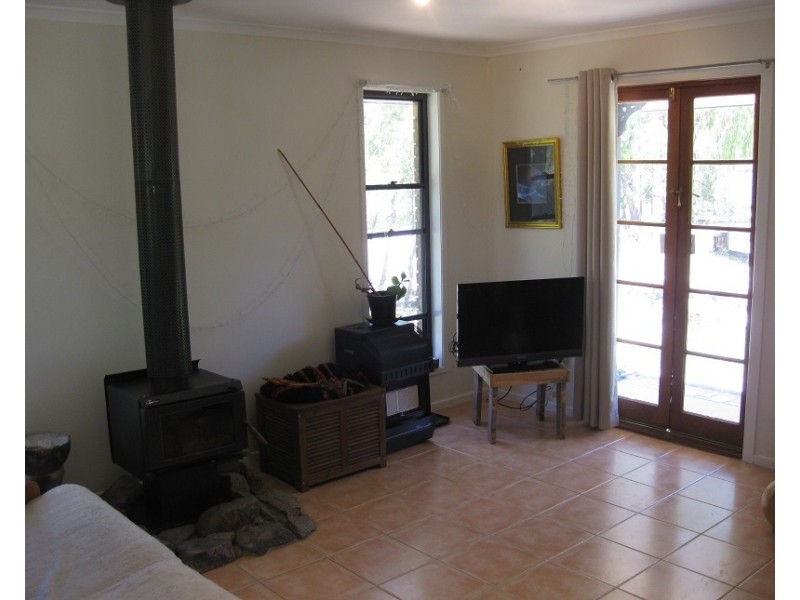 219 Caves Rd, Stanthorpe QLD 4380