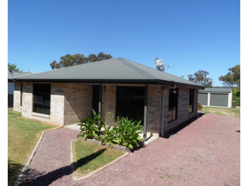 19 Forrest Street, Glen Aplin QLD 4381