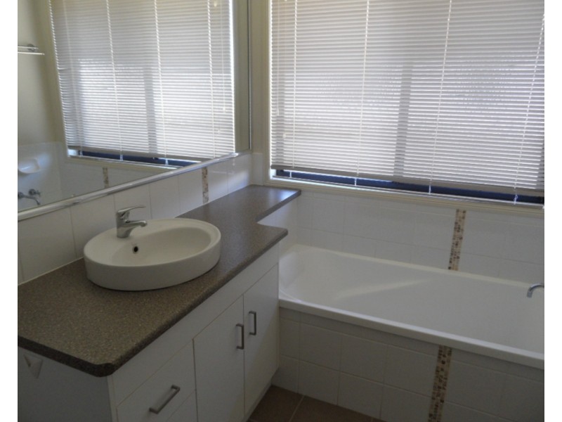 19 Forrest Street, Glen Aplin QLD 4381