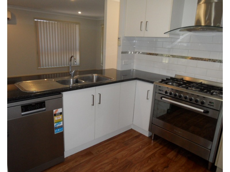 19 Forrest Street, Glen Aplin QLD 4381