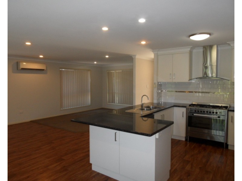 19 Forrest Street, Glen Aplin QLD 4381