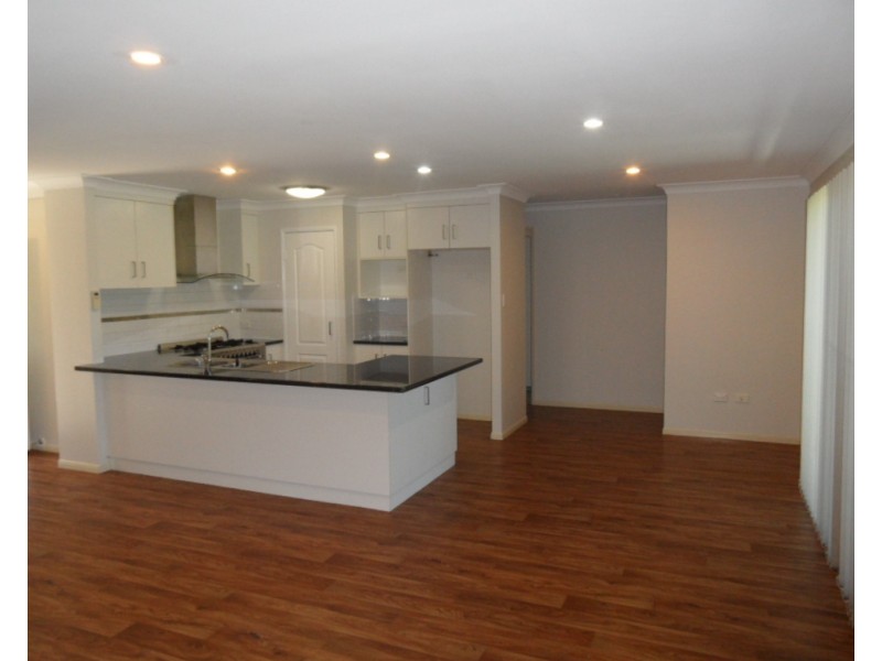 19 Forrest Street, Glen Aplin QLD 4381