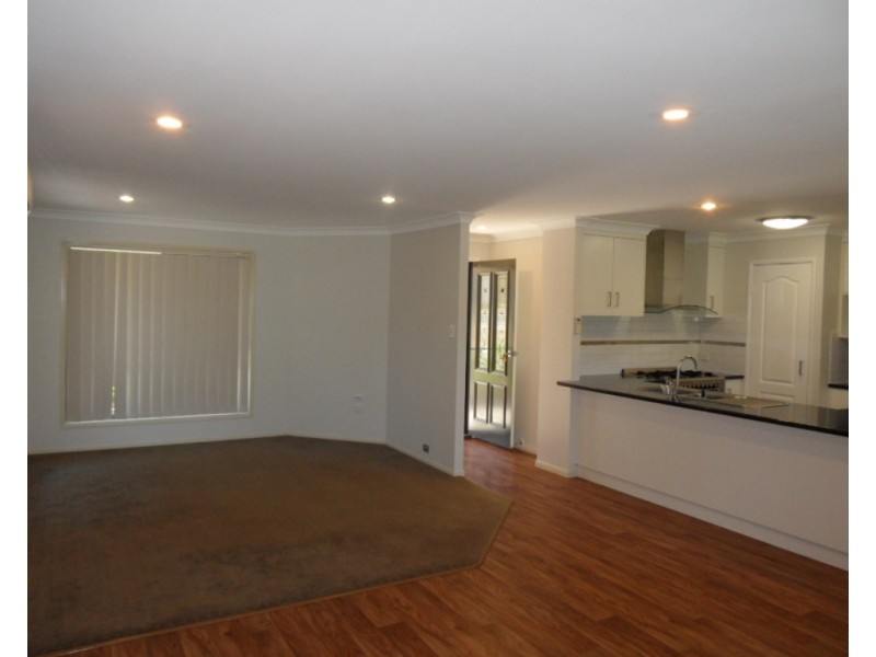 19 Forrest Street, Glen Aplin QLD 4381