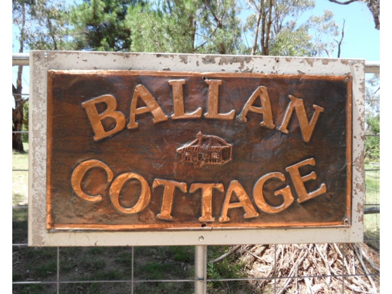 29 Jacobsens Rd, Ballandean QLD 4382