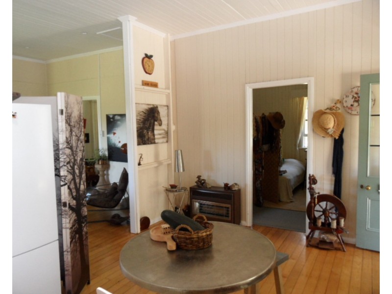 29 Jacobsens Rd, Ballandean QLD 4382