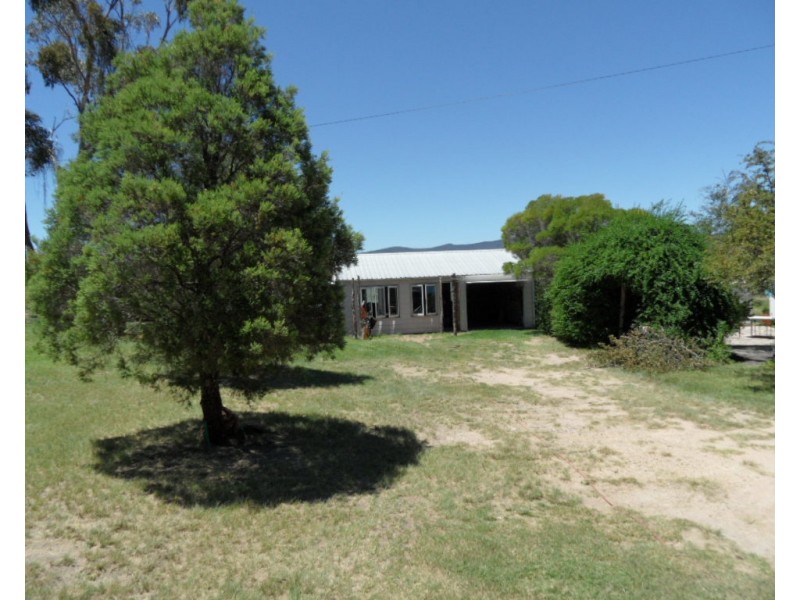 29 Jacobsens Rd, Ballandean QLD 4382