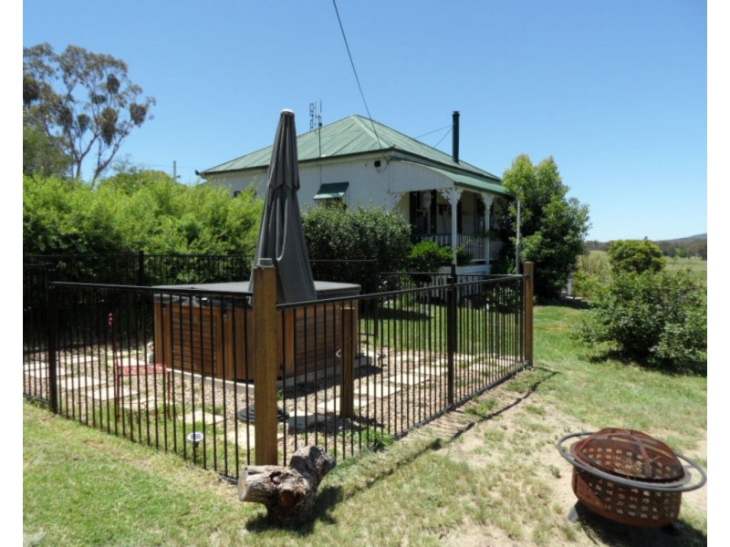 29 Jacobsens Rd, Ballandean QLD 4382