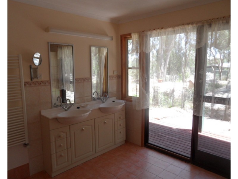 80 Bamberry Road, Pozieres QLD 4352