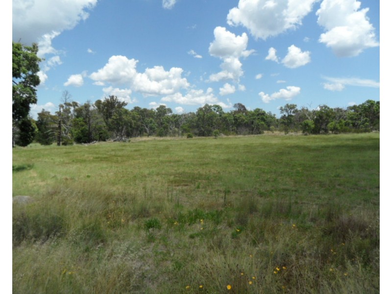 61 Old Caves Rd, Stanthorpe QLD 4380