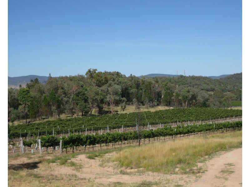 104 St Judes Road, Ballandean QLD 4382