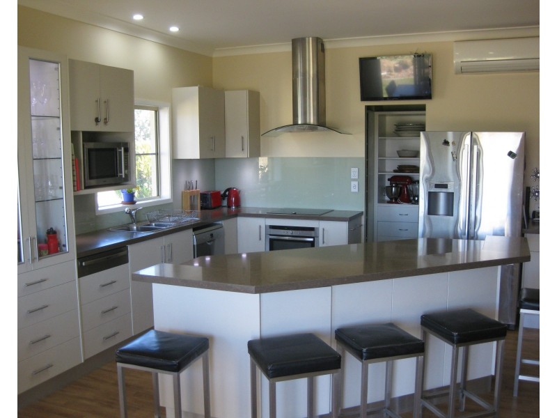 104 St Judes Road, Ballandean QLD 4382