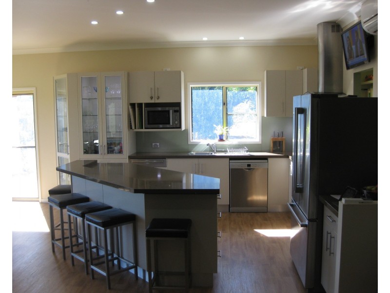 104 St Judes Road, Ballandean QLD 4382