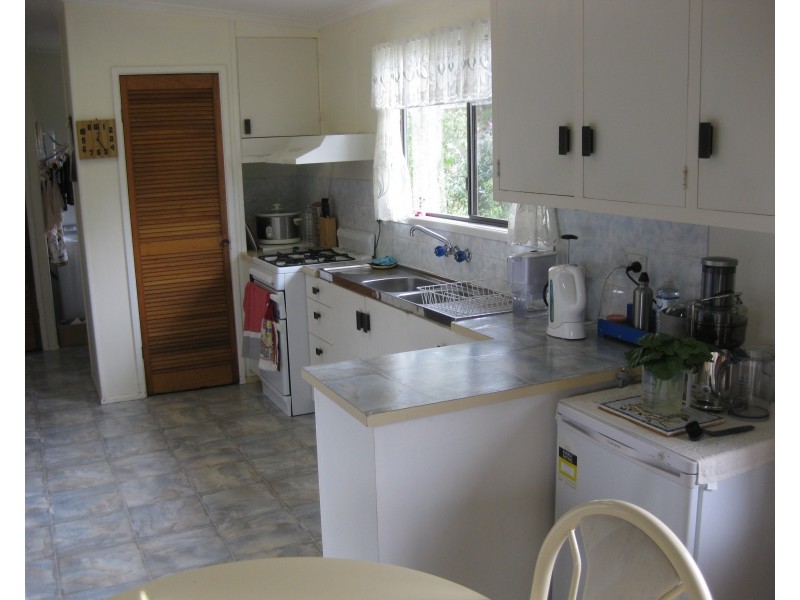 8 Roessler Ave, Applethorpe QLD 4378