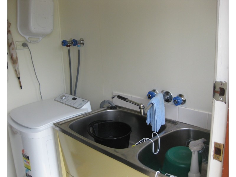 8 Roessler Ave, Applethorpe QLD 4378