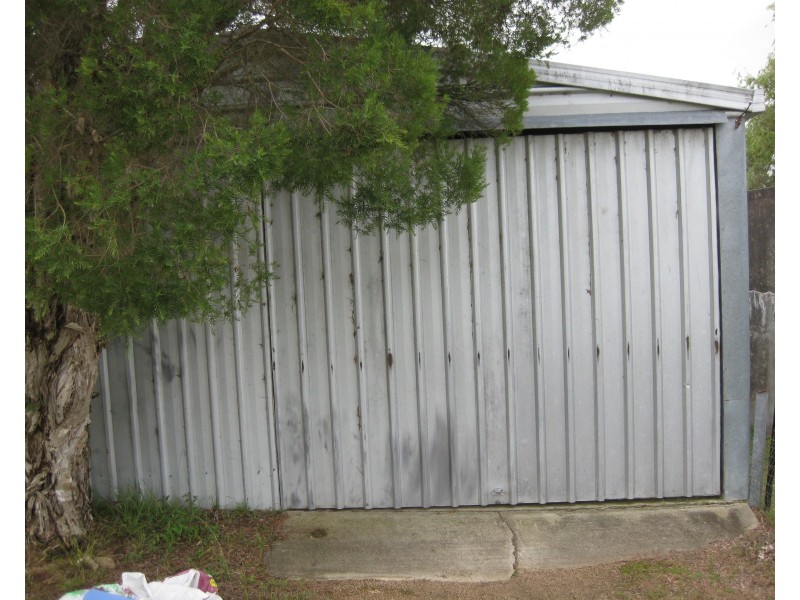 8 Roessler Ave, Applethorpe QLD 4378