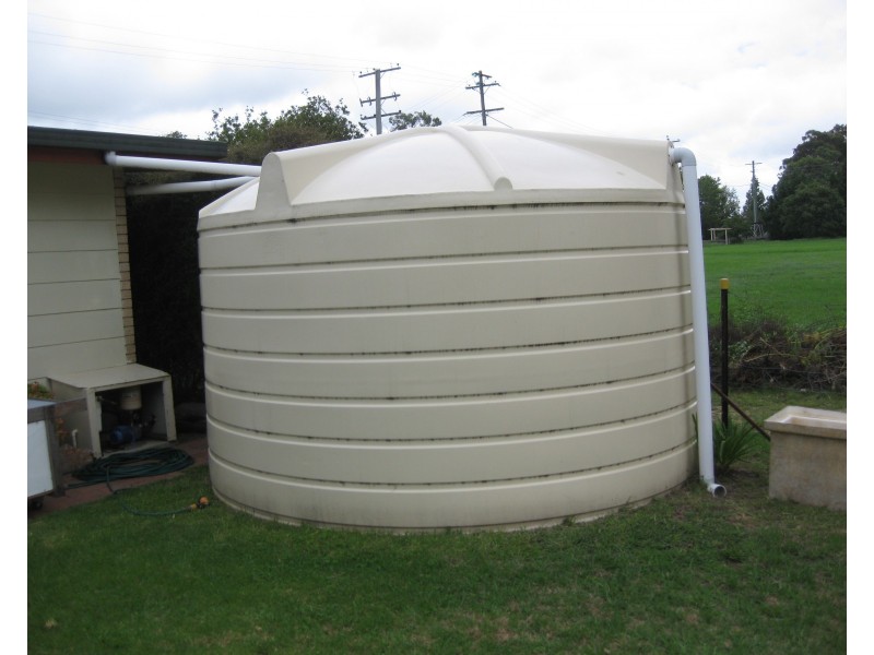 8 Roessler Ave, Applethorpe QLD 4378