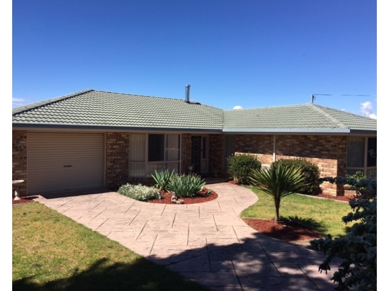 28 Thompson St, Stanthorpe QLD 4380