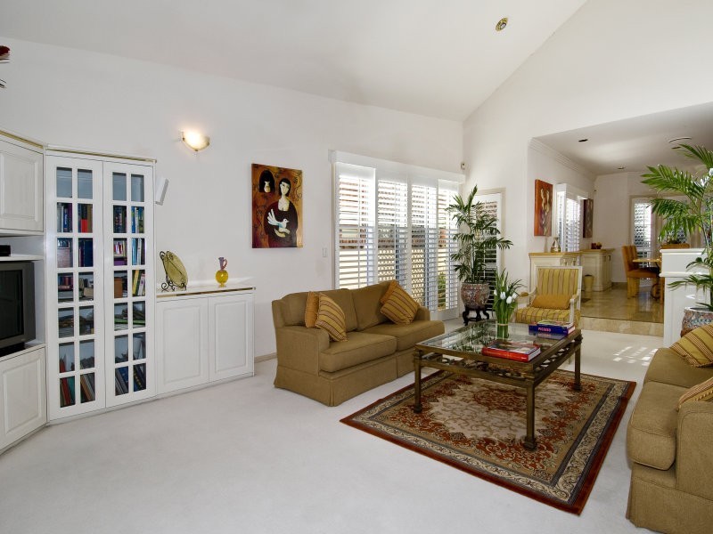 5 Craig Avenue, Carrara QLD 4211