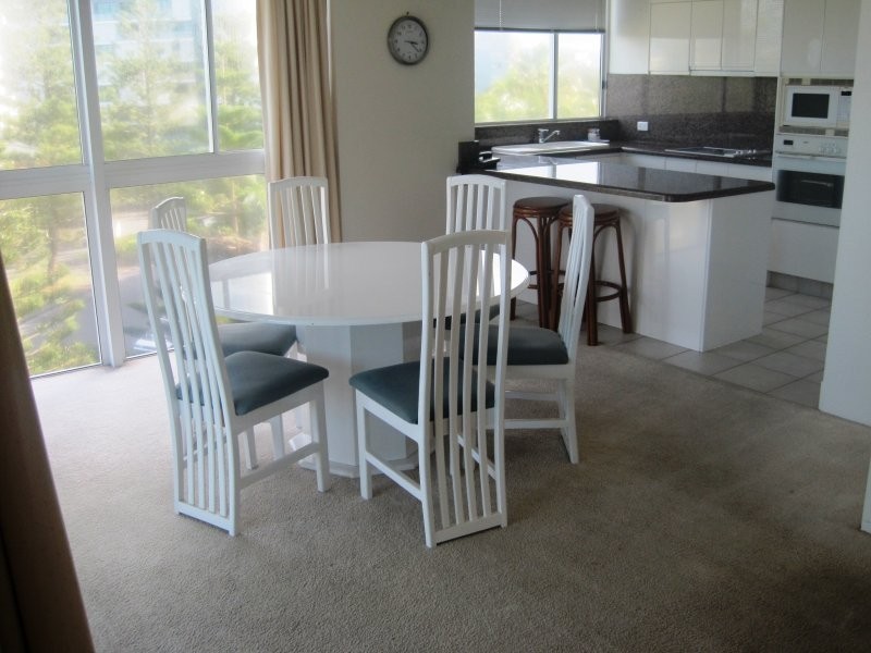 9/177 Old Burleigh Road, Broadbeach QLD 4218