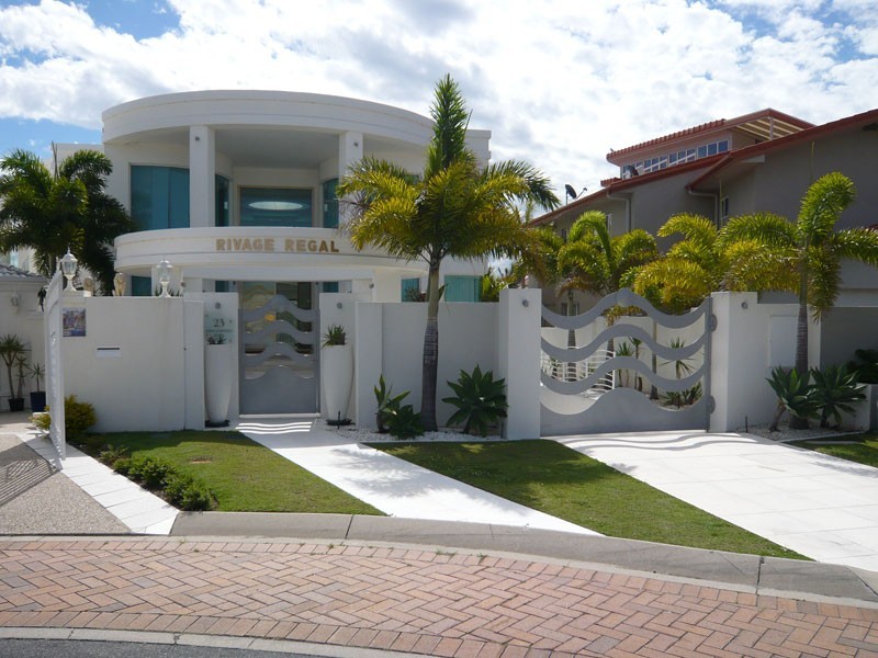 Sovereign Islands QLD 4216