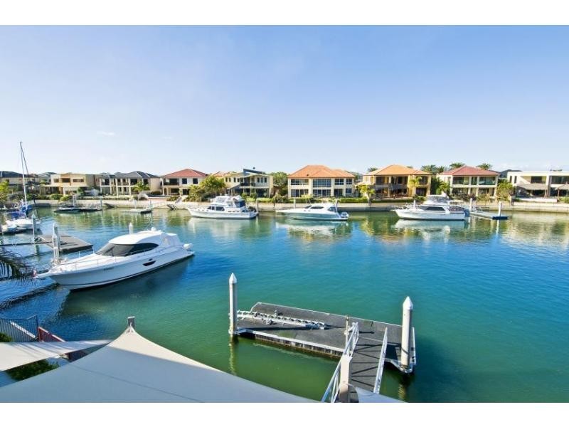 Sovereign Islands QLD 4216