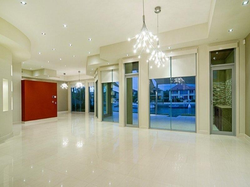 Sovereign Islands QLD 4216