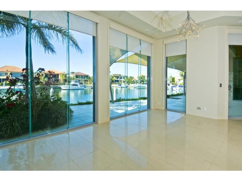 Sovereign Islands QLD 4216