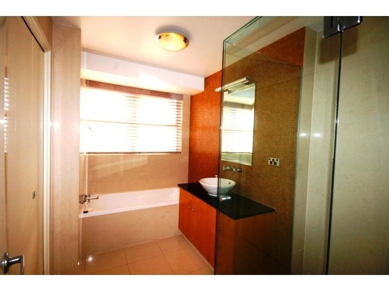 22/15 Pacific Street, Main Beach QLD 4217