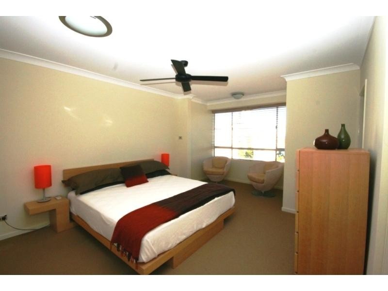 22/15 Pacific Street, Main Beach QLD 4217