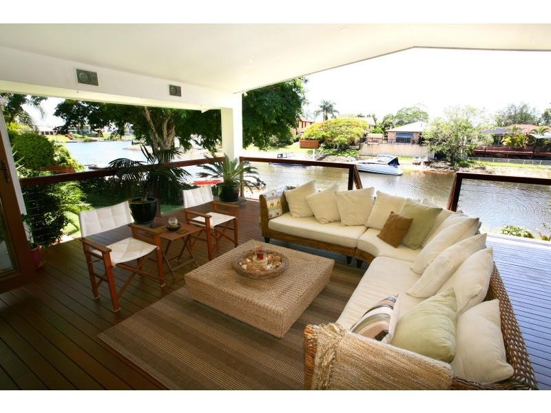 9 Cedar Place, Broadbeach Waters QLD 4218
