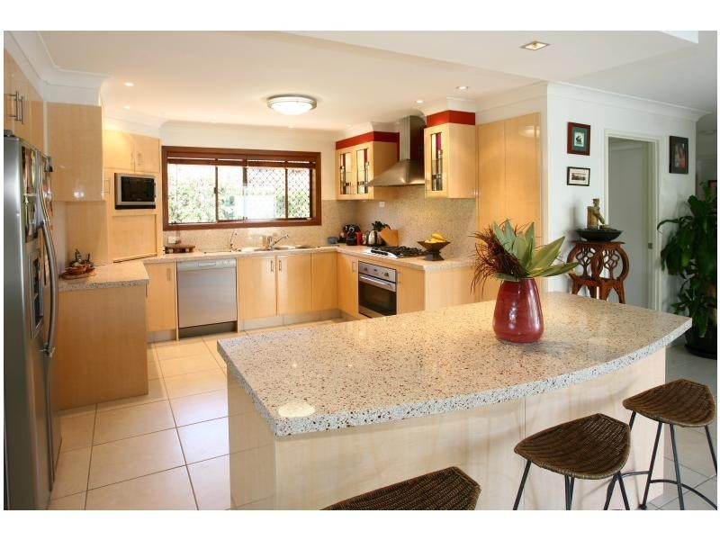 9 Cedar Place, Broadbeach Waters QLD 4218