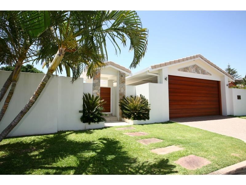 9 Cedar Place, Broadbeach Waters QLD 4218