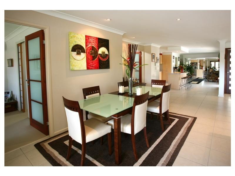 9 Cedar Place, Broadbeach Waters QLD 4218