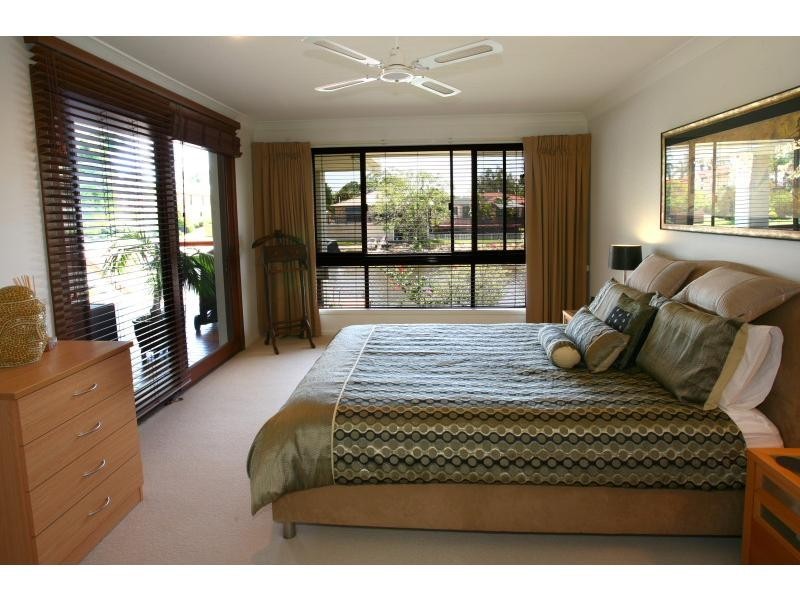 9 Cedar Place, Broadbeach Waters QLD 4218