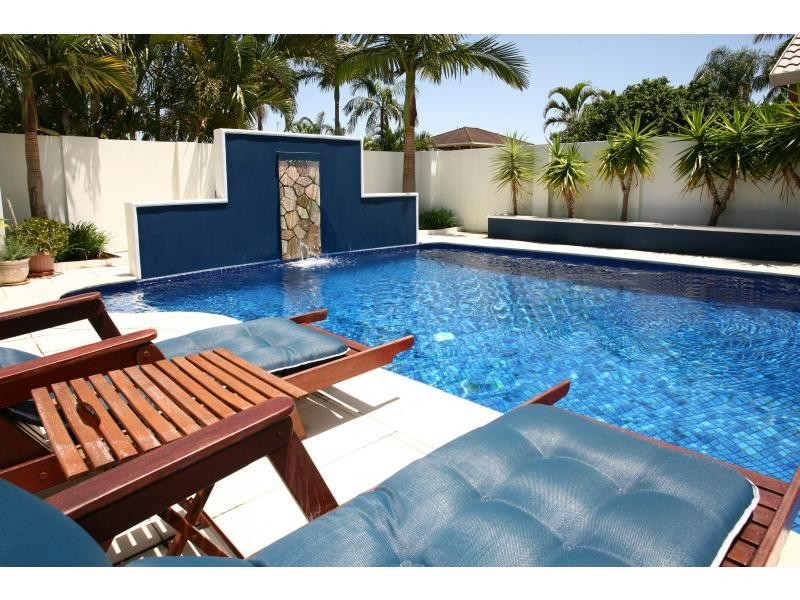 9 Cedar Place, Broadbeach Waters QLD 4218