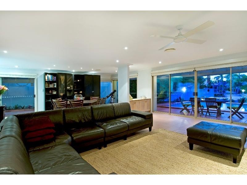 2 Fiesta Avenue, Isle Of Capri QLD 4217