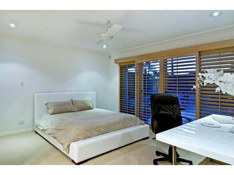 2 Fiesta Avenue, Isle Of Capri QLD 4217