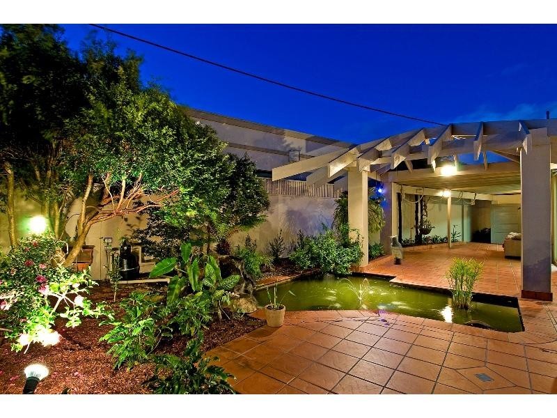 2 Fiesta Avenue, Isle Of Capri QLD 4217