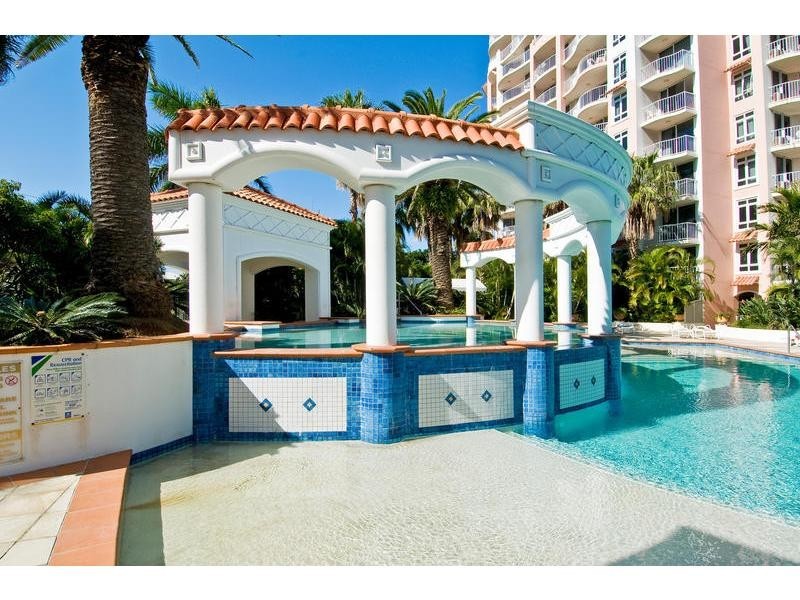 2032/2623 Gold Coast Highway, Broadbeach QLD 4218