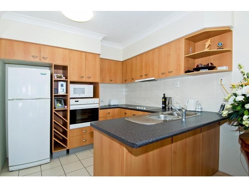 2032/2623 Gold Coast Highway, Broadbeach QLD 4218