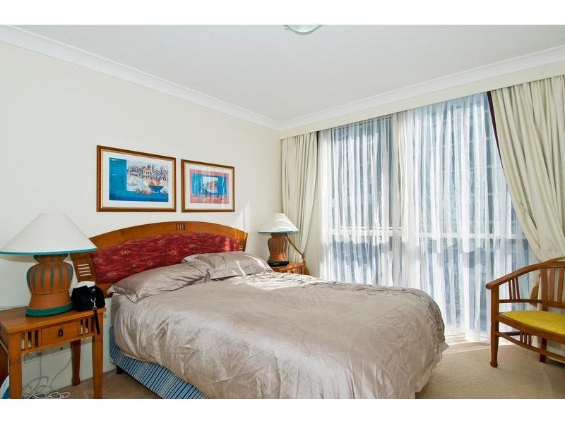 2032/2623 Gold Coast Highway, Broadbeach QLD 4218
