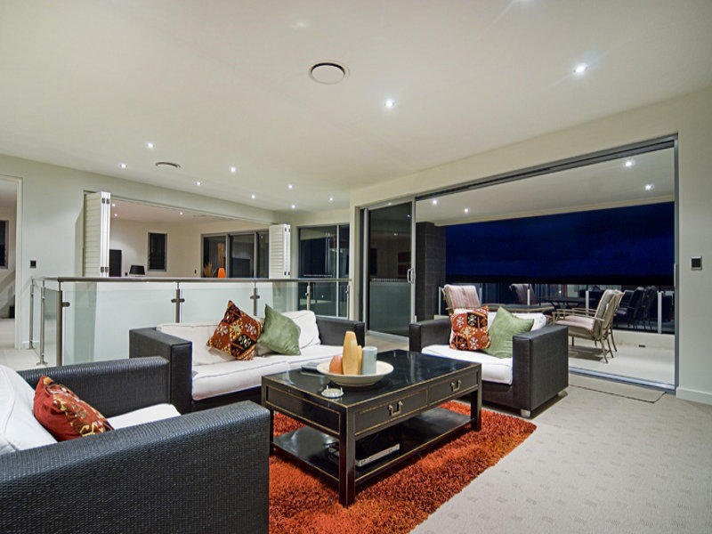 Sovereign Islands QLD 4216