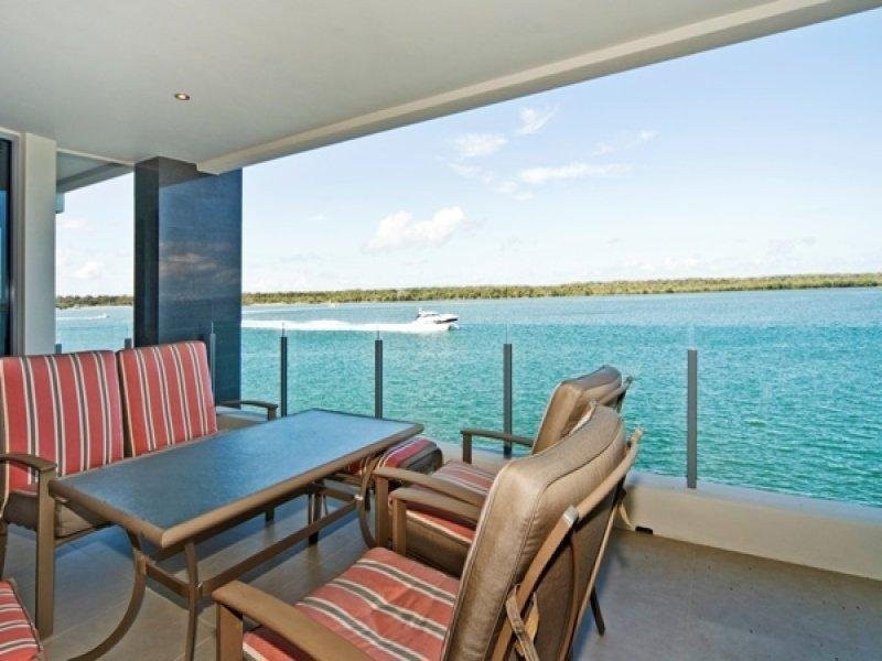 Sovereign Islands QLD 4216