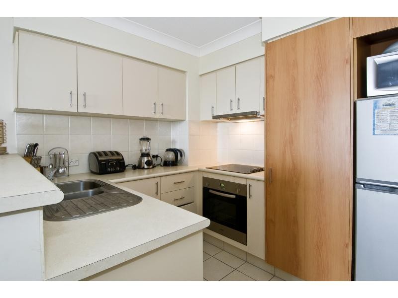 3054/2623 Gold Coast Highway, Broadbeach QLD 4218