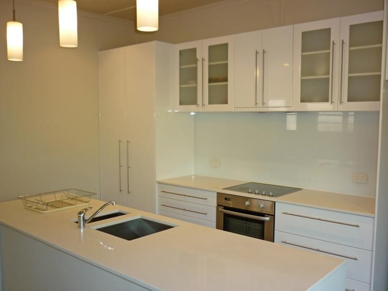 2/193 Scarborough Street, Southport QLD 4215