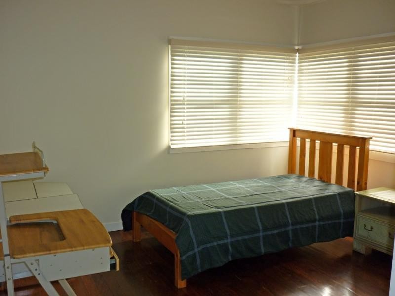 2/193 Scarborough Street, Southport QLD 4215